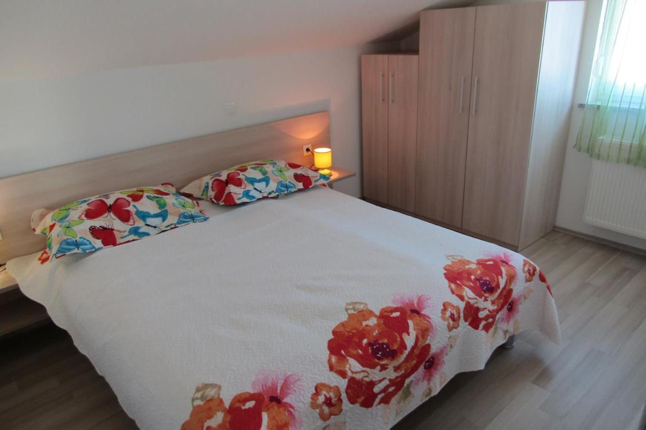 קרק Apartment Morozin מראה חיצוני תמונה
